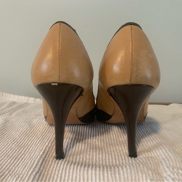 Manolo Blahnik pumps. Size 38.5 EU. Nude with patent leather trim. - Picture 3 of 5